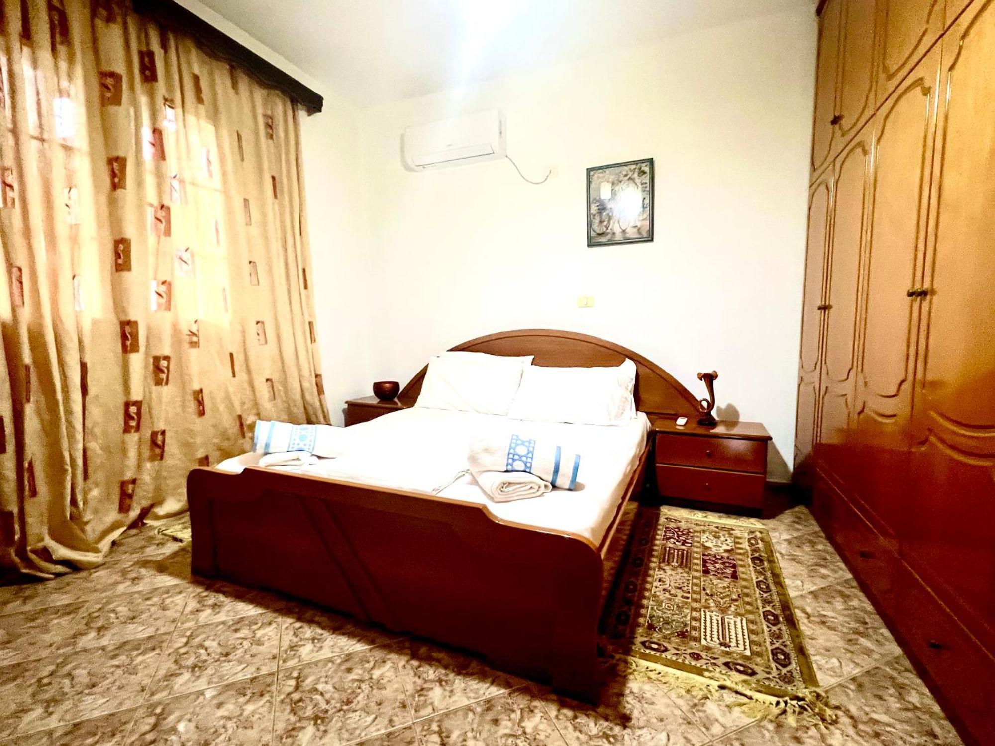 SarandëHajdini Apartamentアパートメント エクステリア 写真